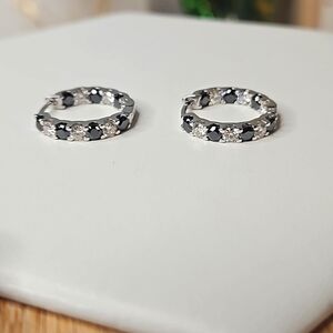 In and Out Black and White Moissanites